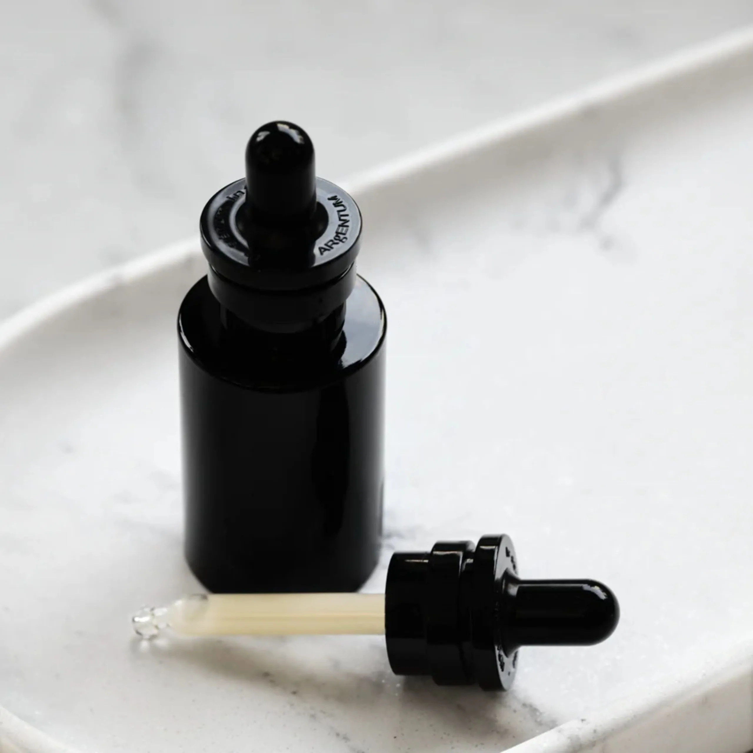 Sérum reafirmante e iluminador le sérum infini